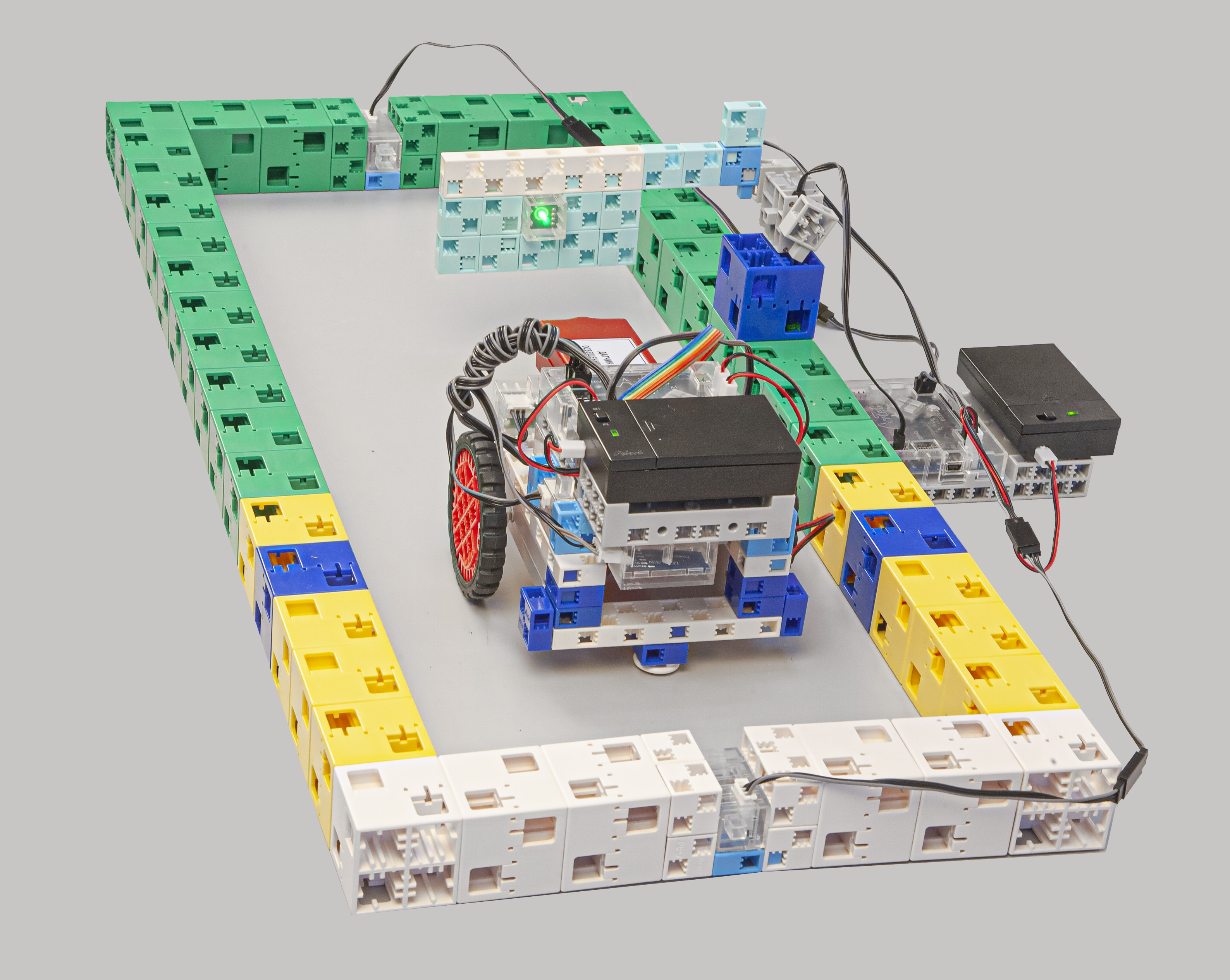 Академия Наураши «Цифровой робототехнический полигон для обучения программированию»