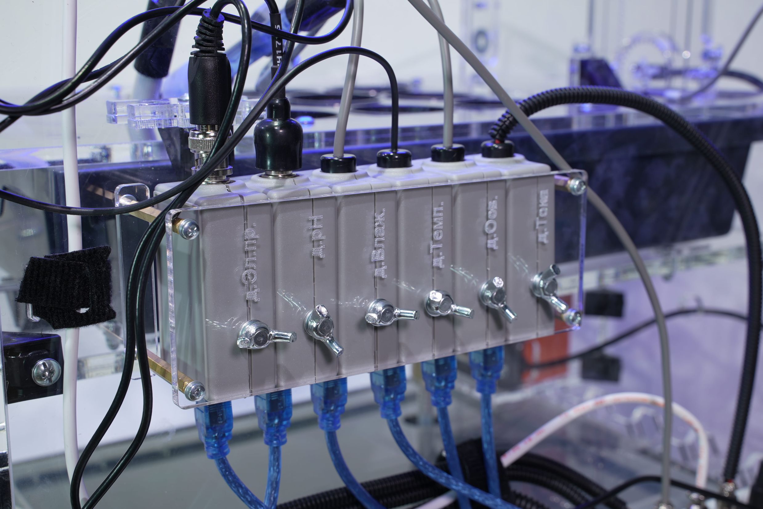 Роботизированный комплект НАУРОБО «Умная гидропоника»