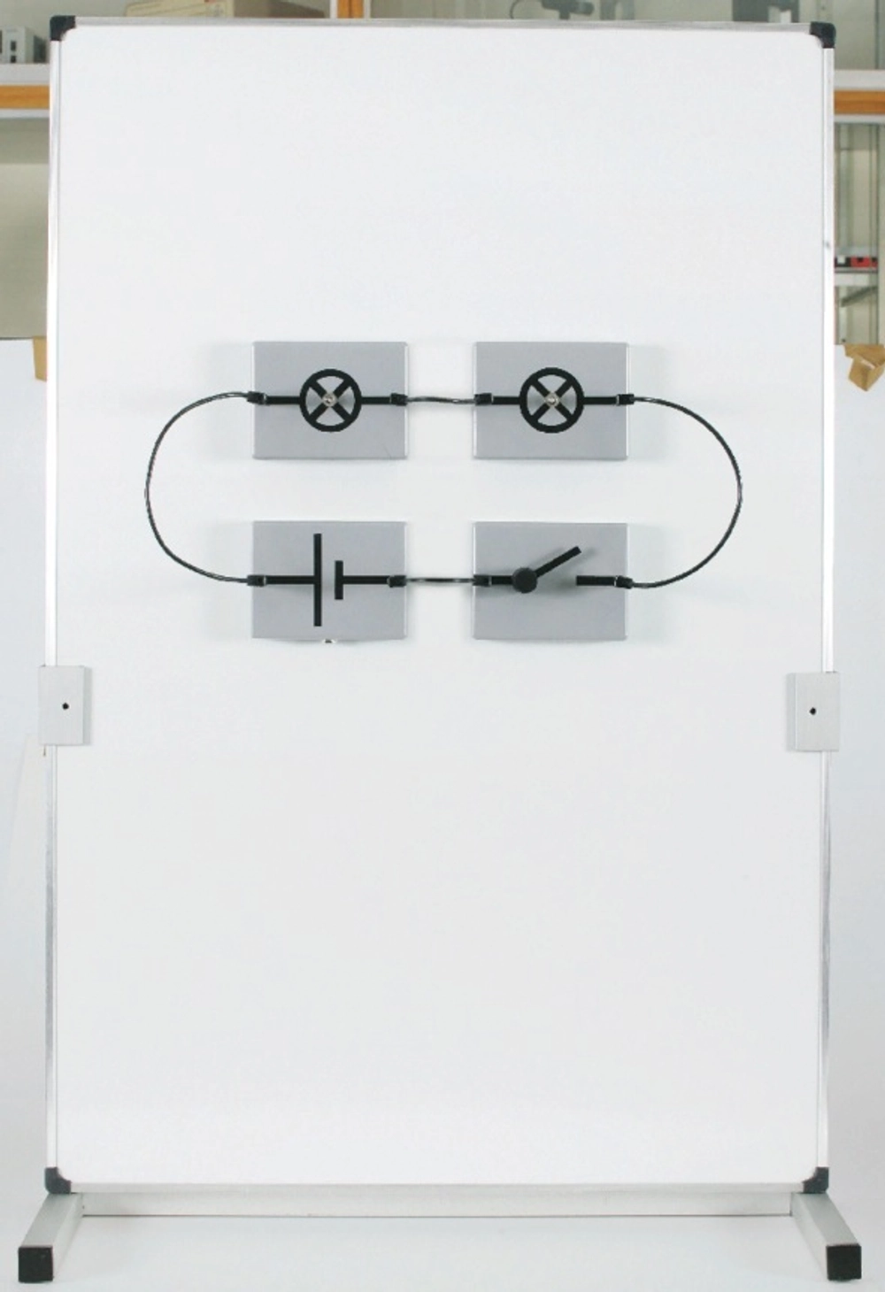 Комплект лабораторного оборудования "Электрические цепи на платах"